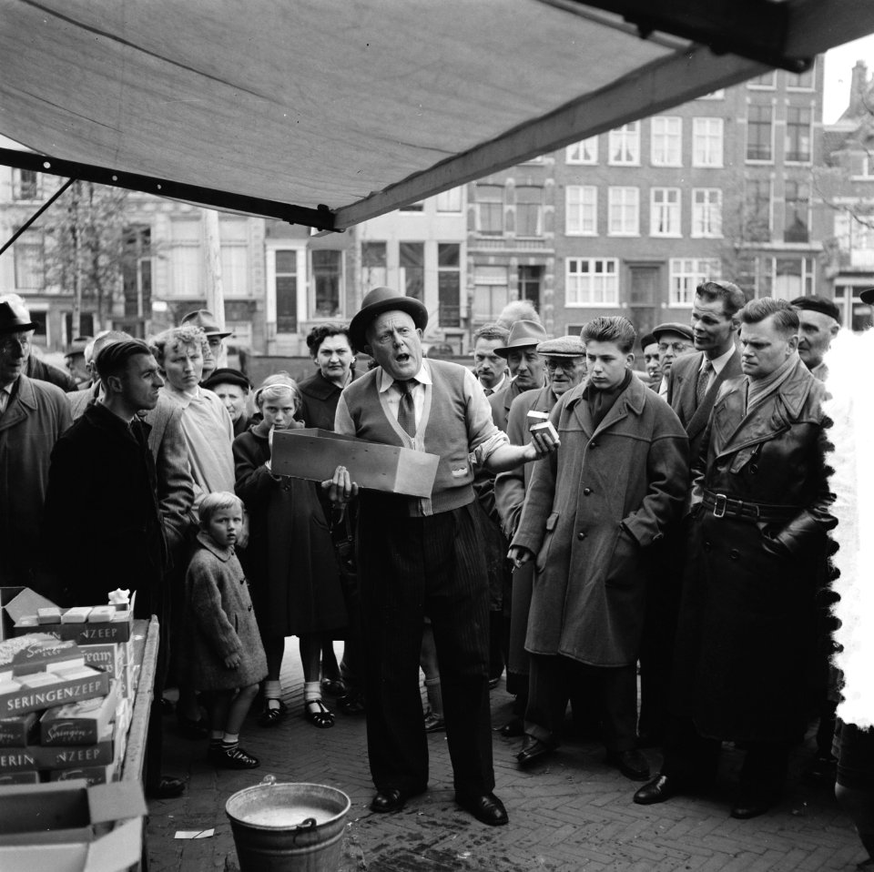 Bevrijdingsmarkt Amstelveld. Van Wijngaarden (scheerzee, Bestanddeelnr 907-7630