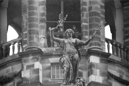 Bezoek Engels Koninklijk paar veiligheidsmensen in toren en op dak, Bestanddeelnr 934-2832