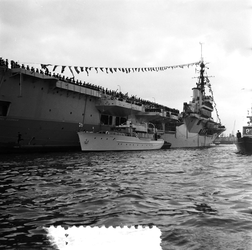 Bezoek Deense Koninklijke familie tweede dag Rotterdam bezoek Karel Doorman, Bestanddeelnr 906-4250