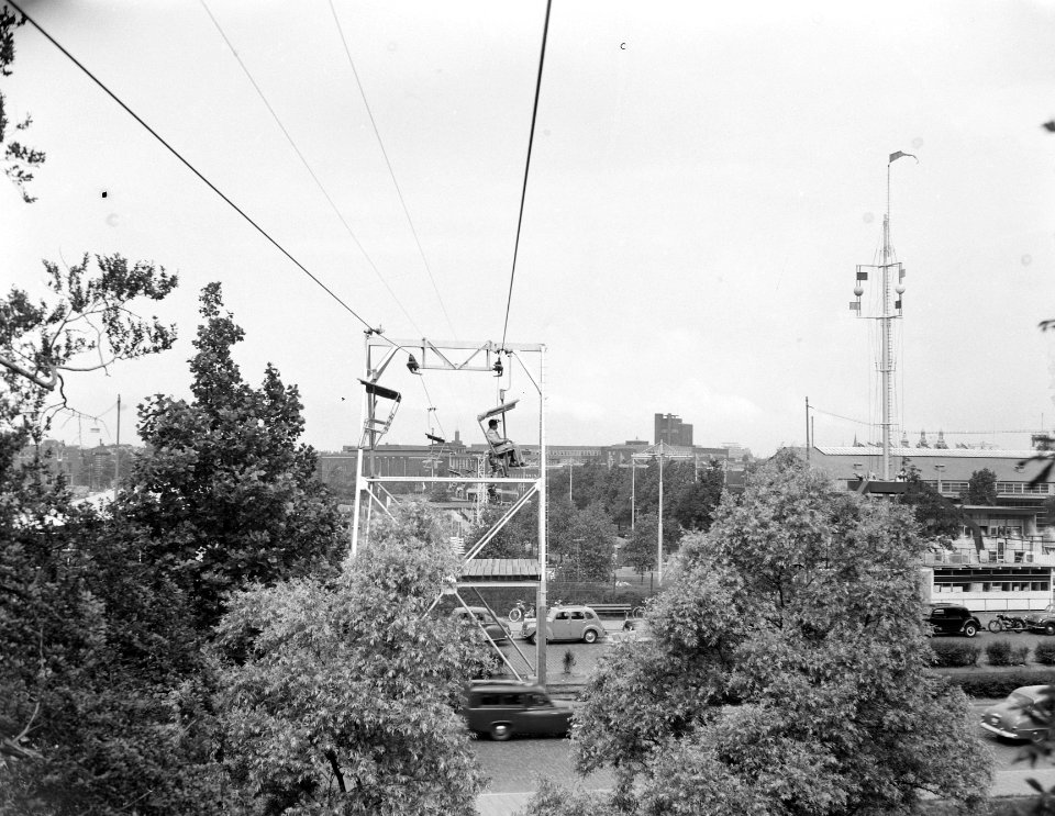 Bezoek E55, zweefbanen, Bestanddeelnr 907-2551
