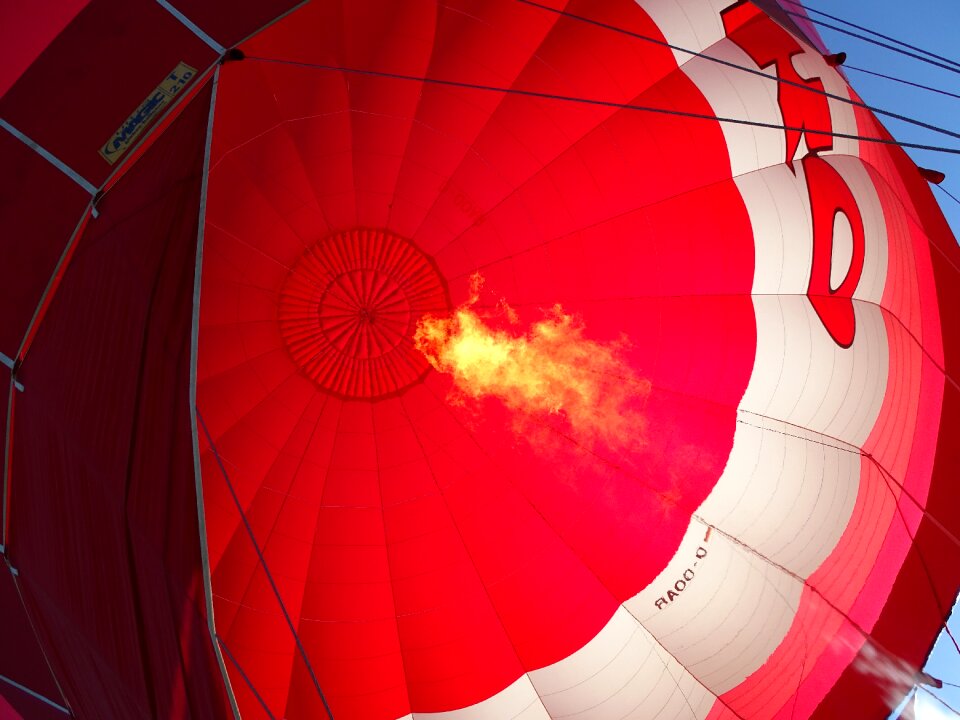 Gas flame hot air balloon ride balloon
