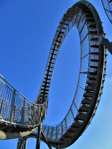 Sculpture artwork landmark