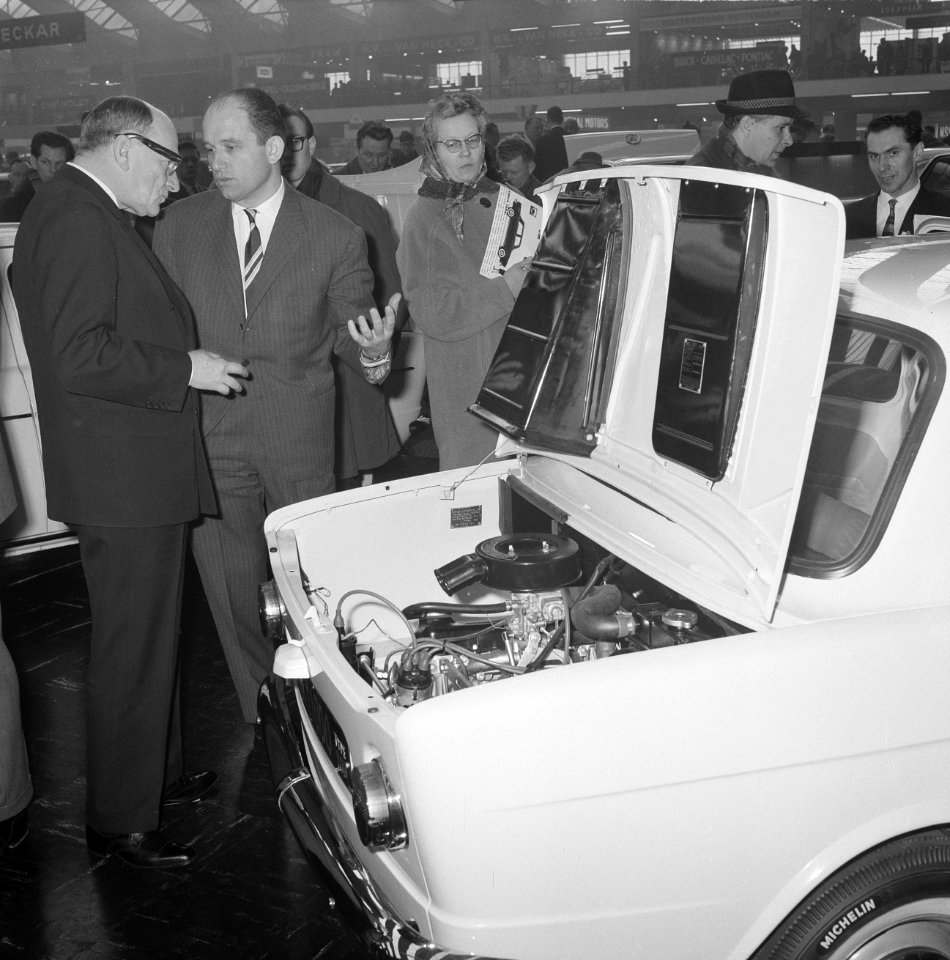 Bezoek Franse ambassadeur aan de RAI, Simca-stand, Bestanddeelnr 914-8176