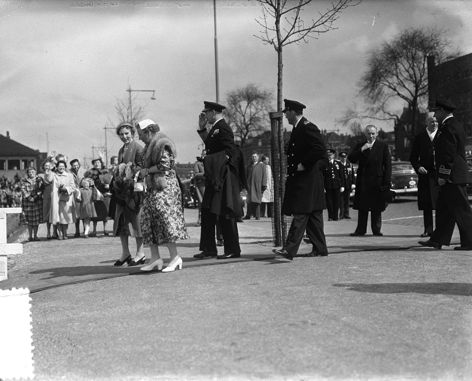 Bezoek Deense Koninklijke familie tweede dag Rotterdam bezoek Karel Doorman, Bestanddeelnr 906-4240