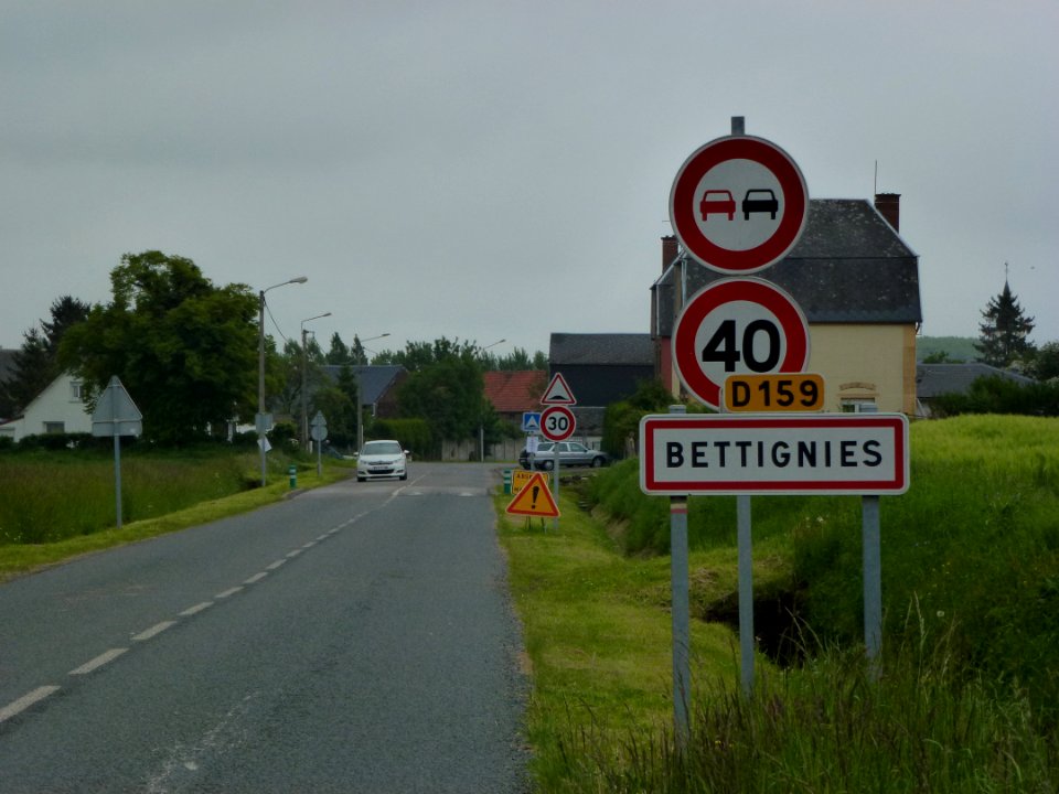 Bettignies (Nord, Fr) City limit sign