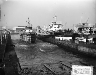 Bezoek Keizer Selassie, tweede dag, tewaterlating Kinderdijk sleepboot Shegnew, Bestanddeelnr 906-8241