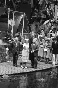 Bezoek aan de tentoonstelling Hofstadbloem, Bestanddeelnr 931-6234