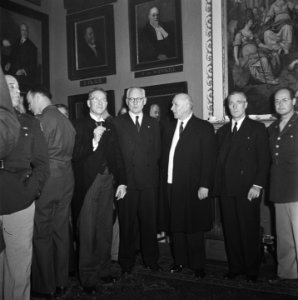 Bezoek Amerikaanse hoogleraren aan Universiteit in Amsterdam, Bestanddeelnr 901-1725