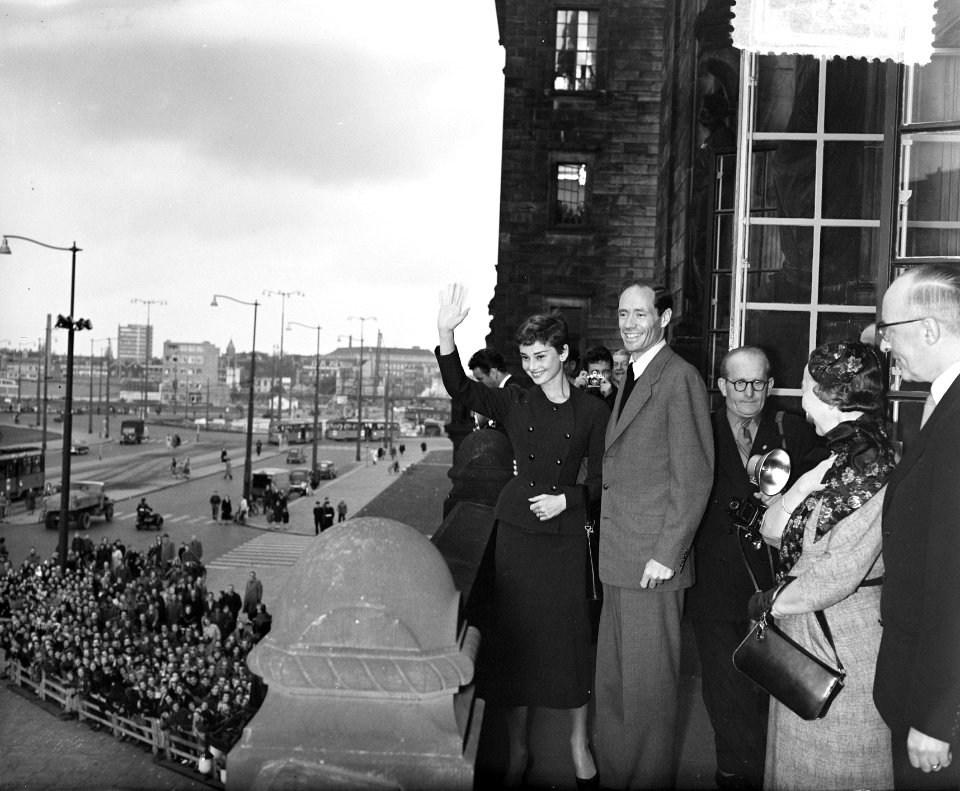 Bezoek Audrey Hepburn, met echtgenoot Mel Ferrer, aan Rotterdam, Bestanddeelnr 906-8235