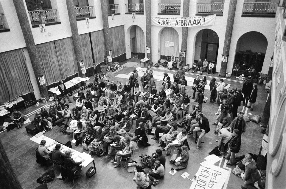 Bezetting Maagdenhuis uit protest tegen aantasting van inspraak in vakgroepen b, Bestanddeelnr 930-0100