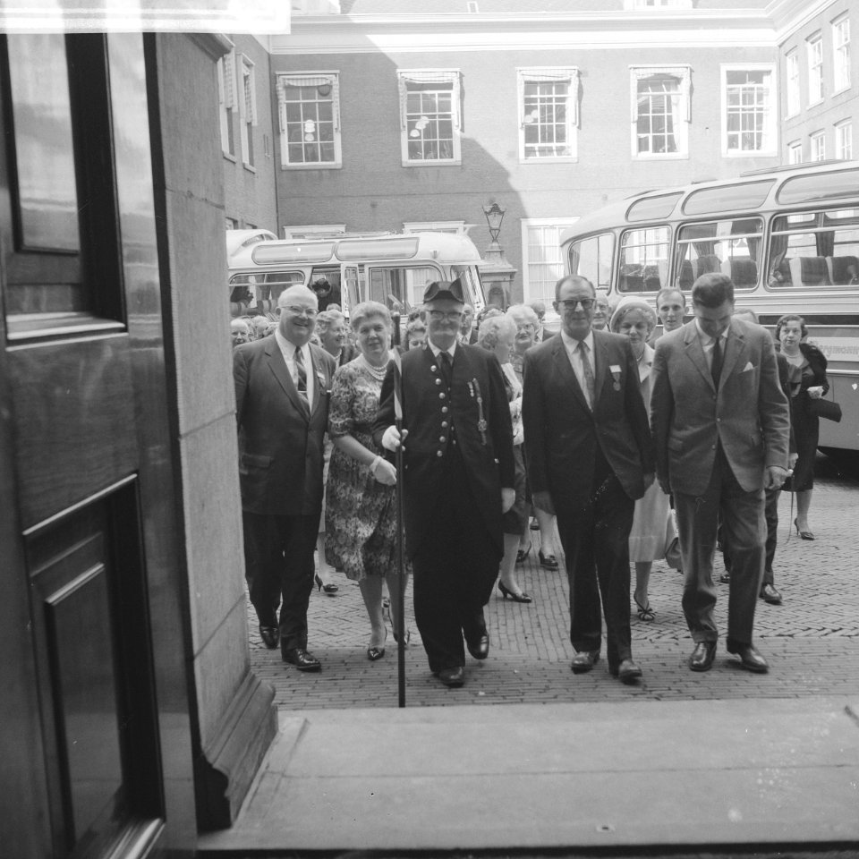 Bezoek 60 burgemeesters (Amerikaanse) aan Amsterdam. Entree, Bestanddeelnr 912-9288