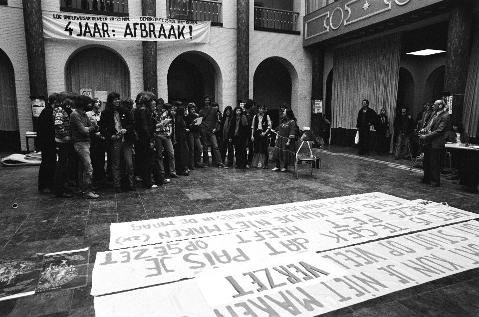 Bezetting Maagdenhuis uit protest tegen aantasting van inspraak in vakgroepen b, Bestanddeelnr 930-0102