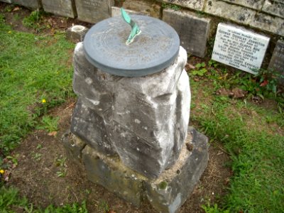BedfordCemeterySundial