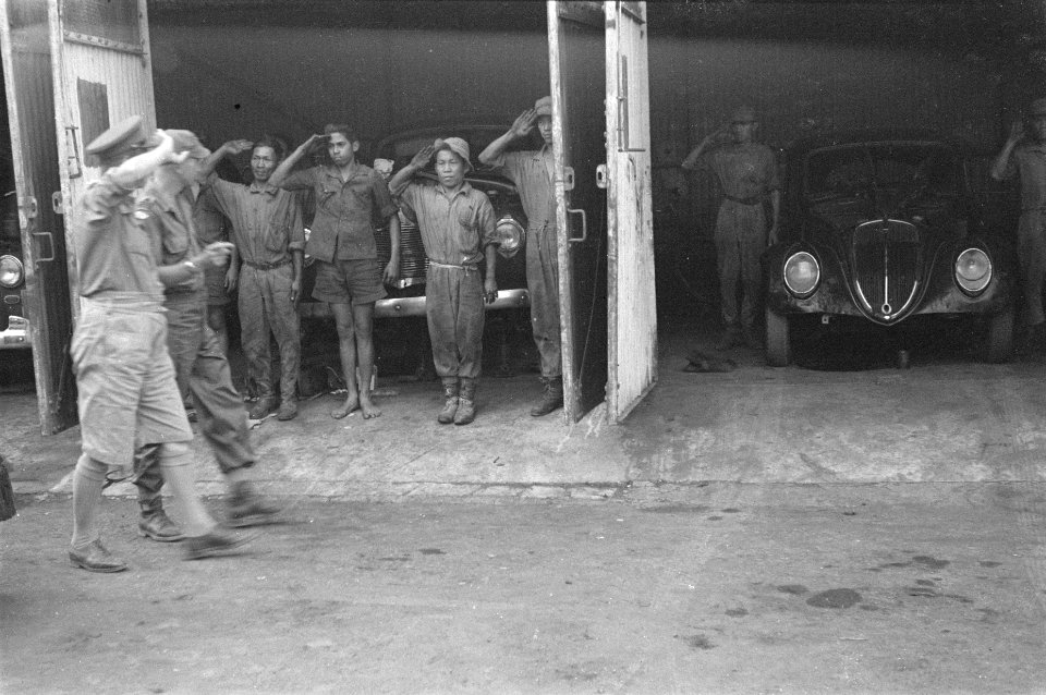 Bezoek aan bataljon Friesland 1-9 RI gelegerd te Tjimahi Generaal Doorman p, Bestanddeelnr 60-6-3