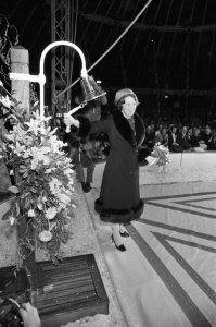 Beatrix opent internationale tuinbouw tentoonstelling Floriade 82 . Beatrix luid, Bestanddeelnr 932-0951