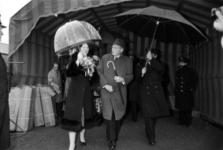 Beatrix opent internationale tuinbouw tentoonstelling Floriade 82 . Beatrix en F, Bestanddeelnr 932-0950