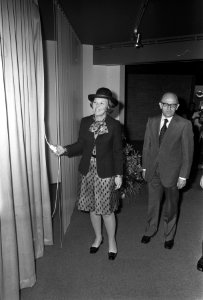 Beatrix verricht opening, Bestanddeelnr 927-1848
