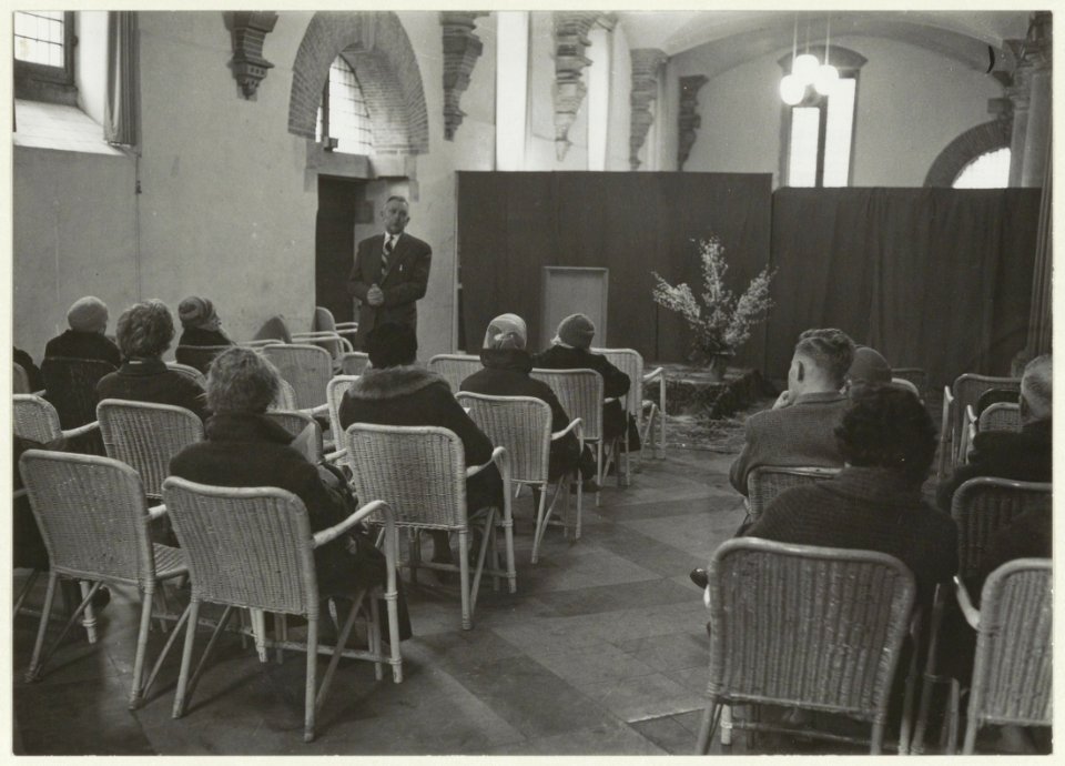 Bezinningsbijeenkomst in de Vleeshal. NL-HlmNHA 54008647
