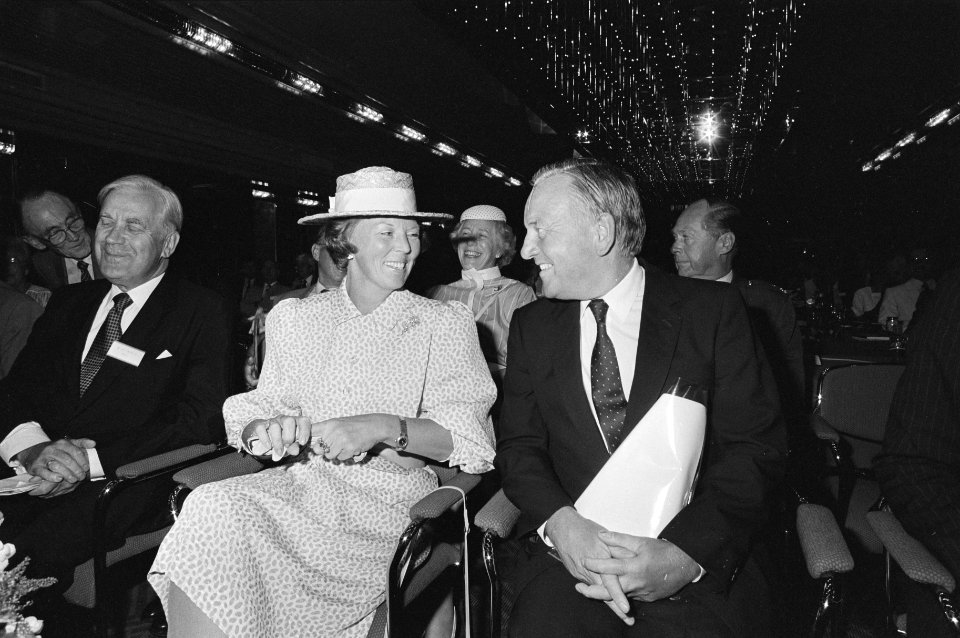 Beatrix heeft openingszitting bijgewoond van de Conferentie van de Wereldgezondh, Bestanddeelnr 933-0567