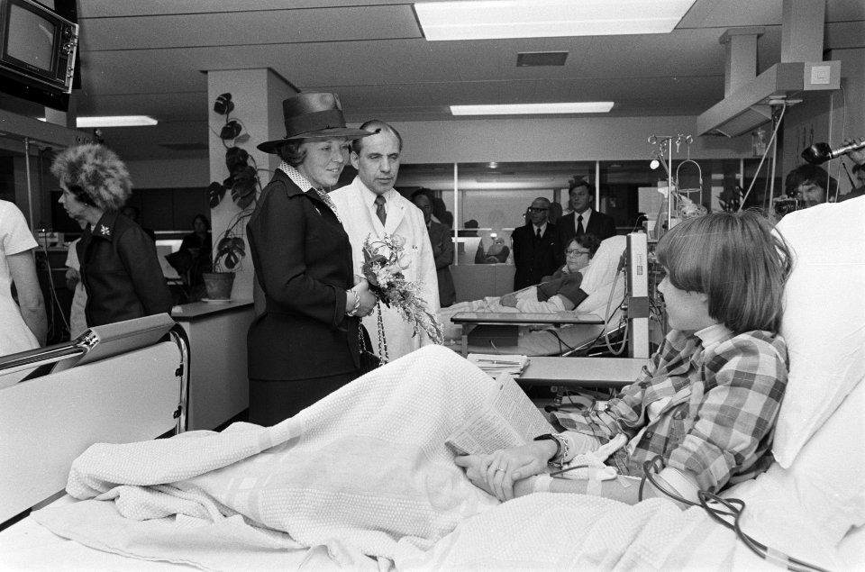 Beatrix opent Sint Franciscus Gasthuis in Rotterdam, Bestanddeelnr 928-8311