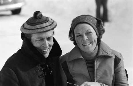 Beatrix en Claus met kinderen op wintervakantie in Lech, Oostenrijk Beatrix en , Bestanddeelnr 928-9714