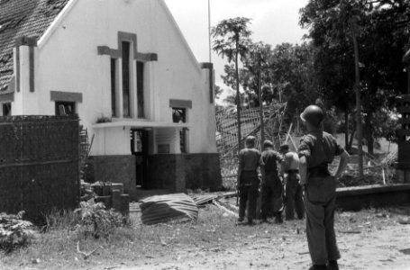 Bezetting van Blitar na Kepadjen en Wlingi, trokken Nederlandse troepen naar Bl, Bestanddeelnr 5324