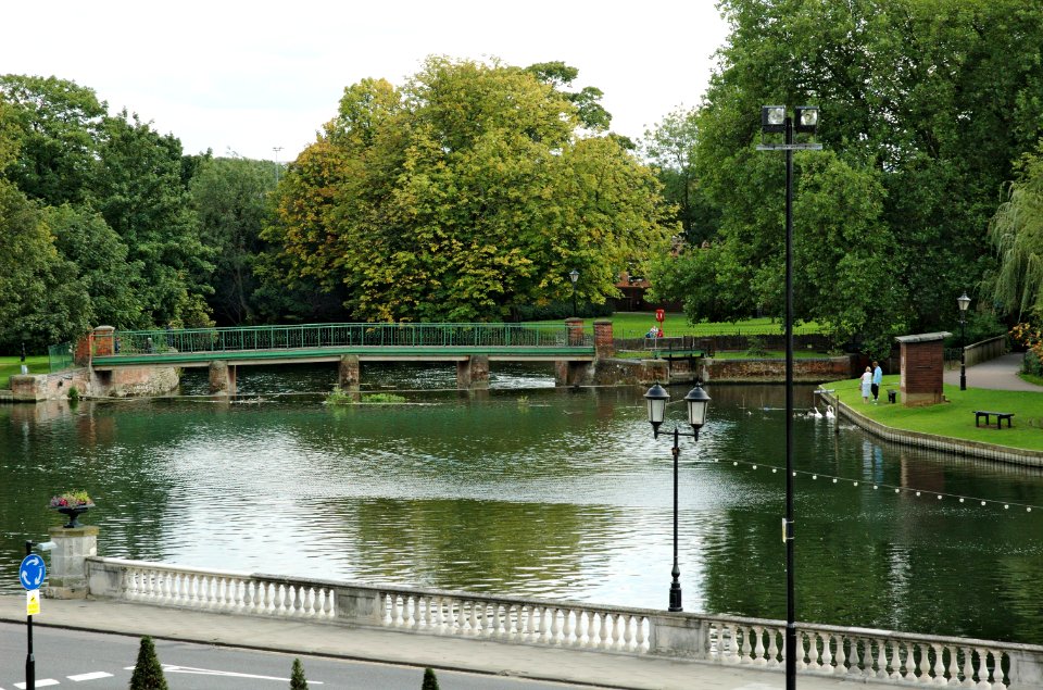 Bedford-footbridge-20050921-018