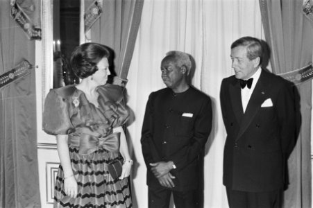 Beatrix en Prins Claus hebben Tanzaniaanse president Nyerere uitgenodigd voor ee, Bestanddeelnr 933-2638