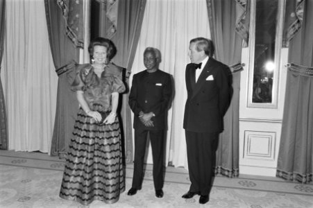 Beatrix en Prins Claus hebben Tanzaniaanse president Nyerere uitgenodigd voor ee, Bestanddeelnr 933-2637