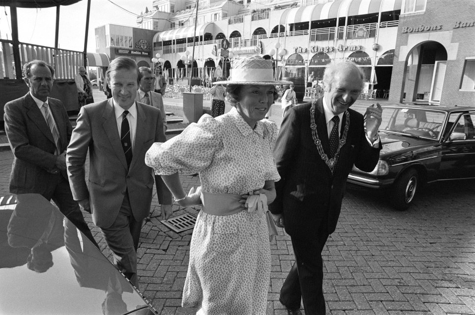Beatrix heeft openingszitting bijgewoond van de Conferentie van de Wereldgezondh, Bestanddeelnr 933-0568