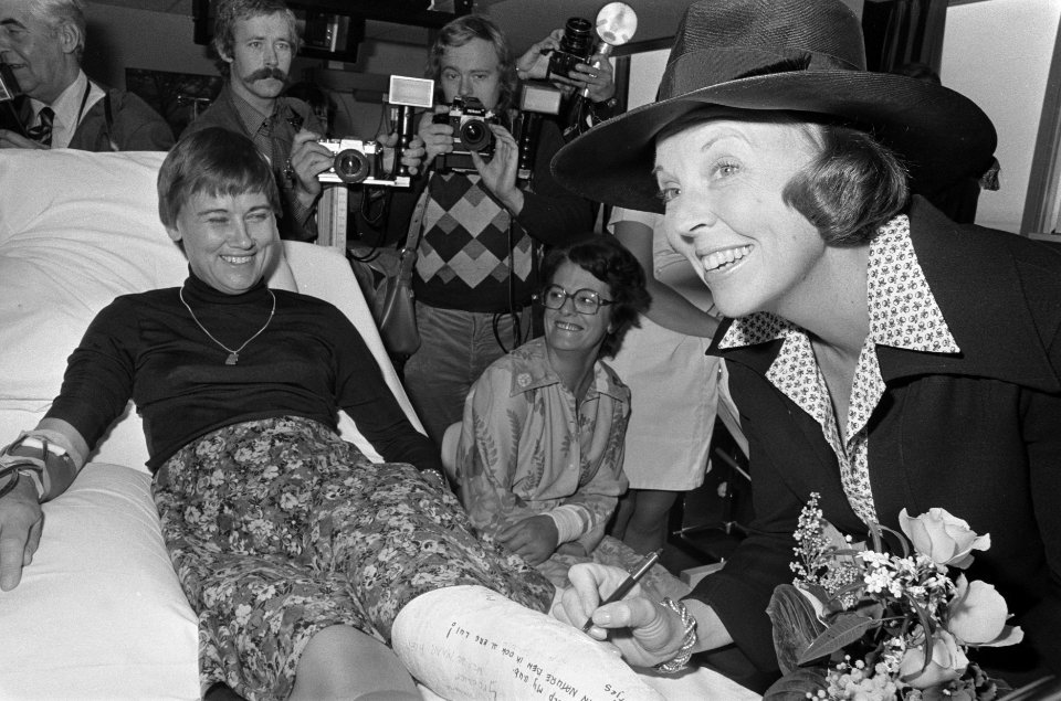 Beatrix opent Sint Franciscus Gasthuis in Rotterdam Beatrix tijdens de rondgang, Bestanddeelnr 928-8310