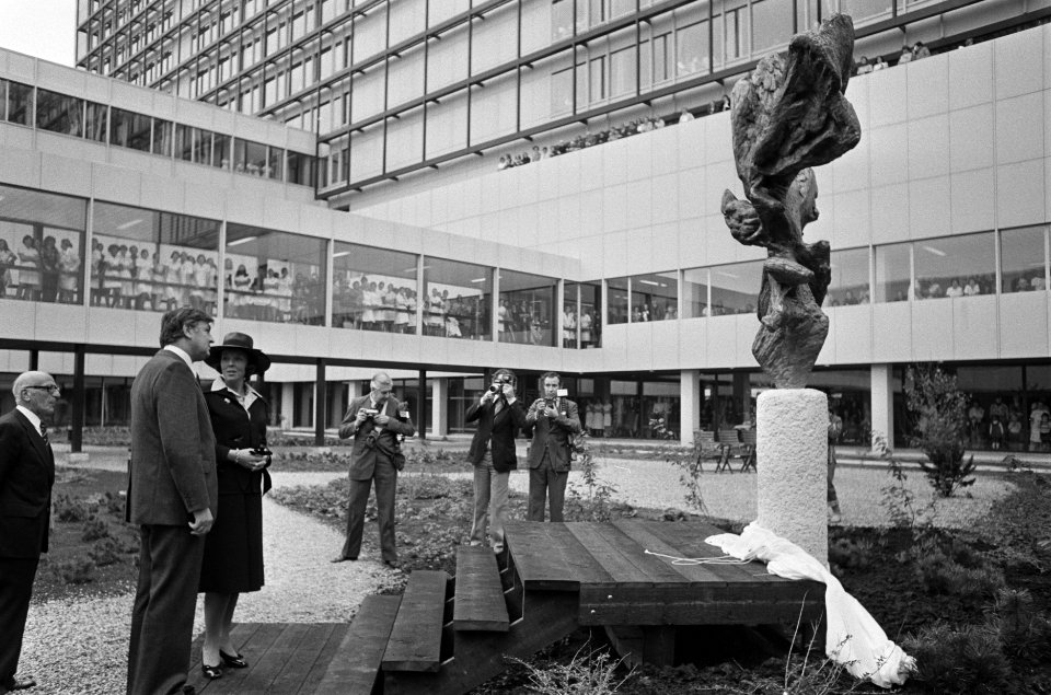 Beatrix opent Sint Franciscus Gasthuis in Rotterdam, Bestanddeelnr 928-8315