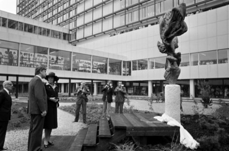 Beatrix opent Sint Franciscus Gasthuis in Rotterdam, Bestanddeelnr 928-8315 photo