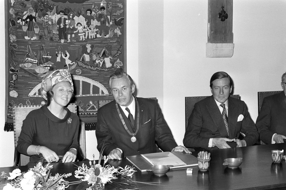 Beatrix en Claus brengen driedaags werkbezoek aan Zeeland nummer 9 en 10 tijdens, Bestanddeelnr 925-9122