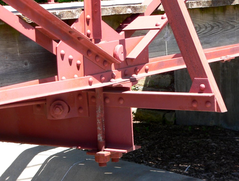 Beatrice water-park footbridge floor beam connection 3