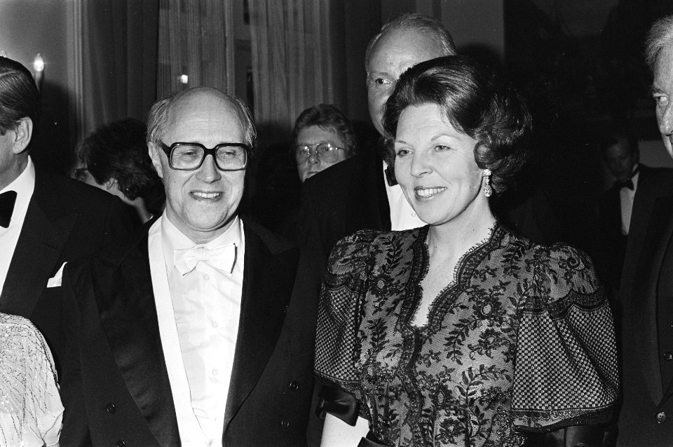 Beatrix en Claus bij het Bicentennial Concert bij door National Symphony Orches, Bestanddeelnr 931-9880