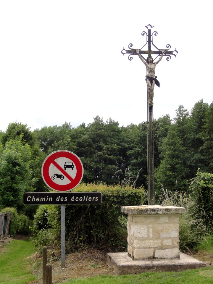 Beaumé (Aisne) croix de chemin