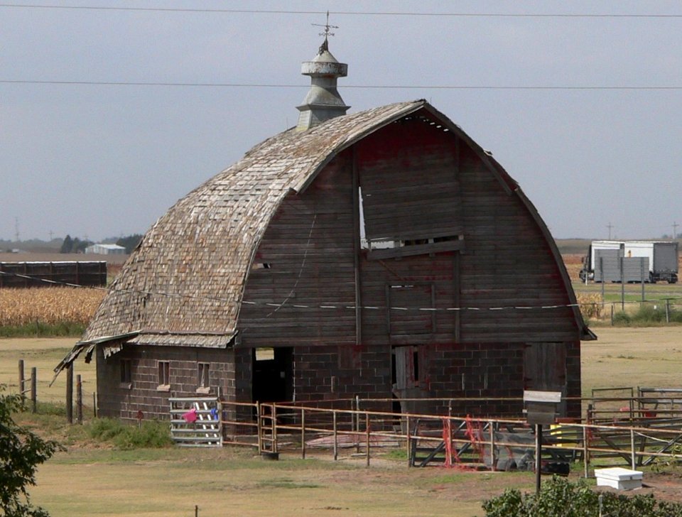 Beamer barn (Gove Co) from SE 1