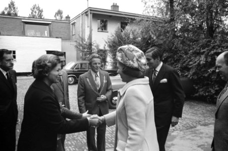 Beatrix en Claus brengen driedaags werkbezoek aan Zeeland werkbezoek aan landbou, Bestanddeelnr 925-9124