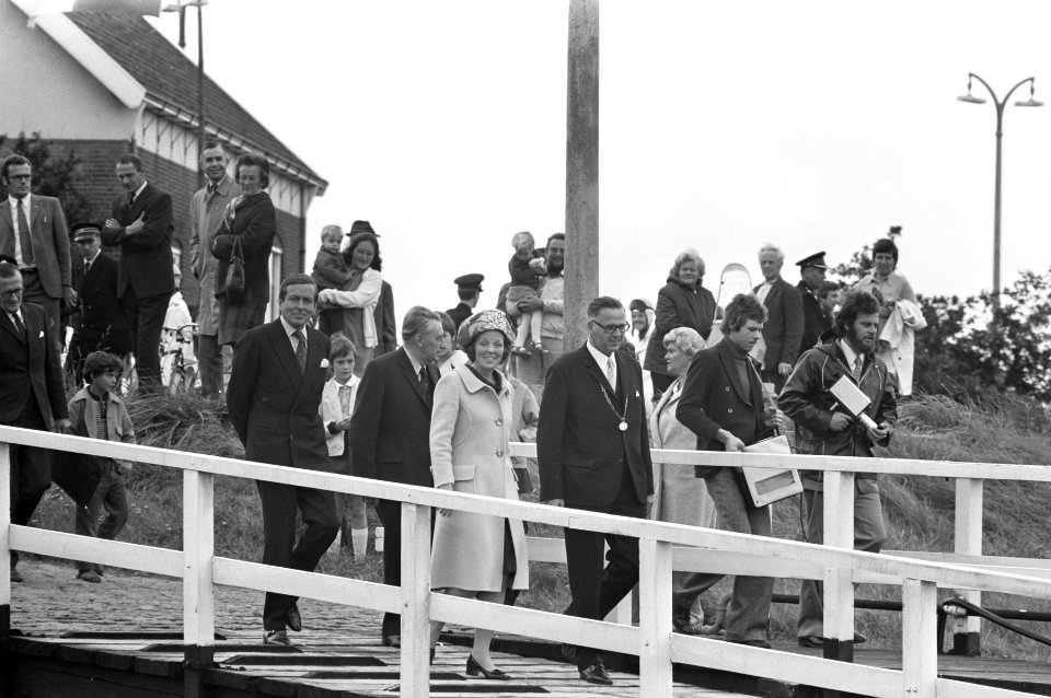 Beatrix en Claus brengen driedaags werkbezoek aan Zeeland Beatrix en Claus in Zi, Bestanddeelnr 925-9119