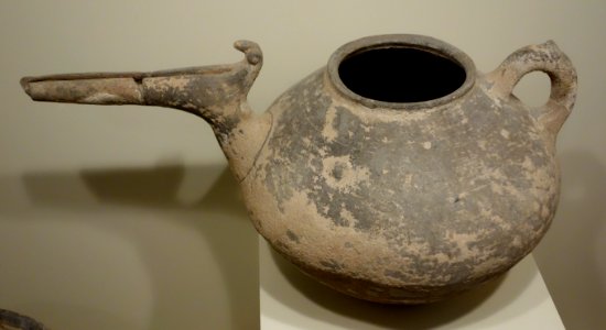 Beak-spouted jar, Northern Iran, Khurvin region, early 1st millenium BC, gray earthenware - Cincinnati Art Museum - DSC03959