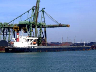 Beaufiks - IMO 9311816 - Callsign H8HE p1, Mississippi harbour, Port of Rotterdam, Holland 08-Apr-2007