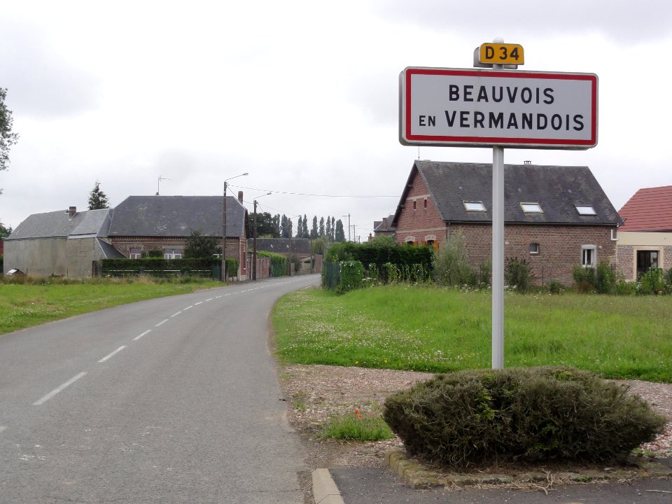 Beauvois-en-Vermandois (Aisne) city limit sign