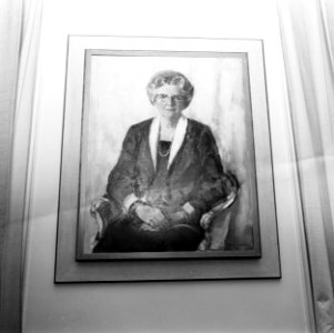 Beatrix onthult schilderij voorstellende het portret van koningin Juliana in Twe, Bestanddeelnr 927-1571