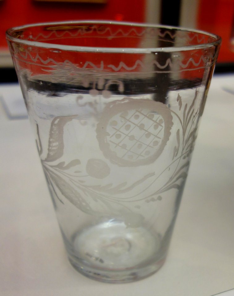 Beaker, c. 1780-1820, etched glass - Albany Institute of History and Art - DSC08167