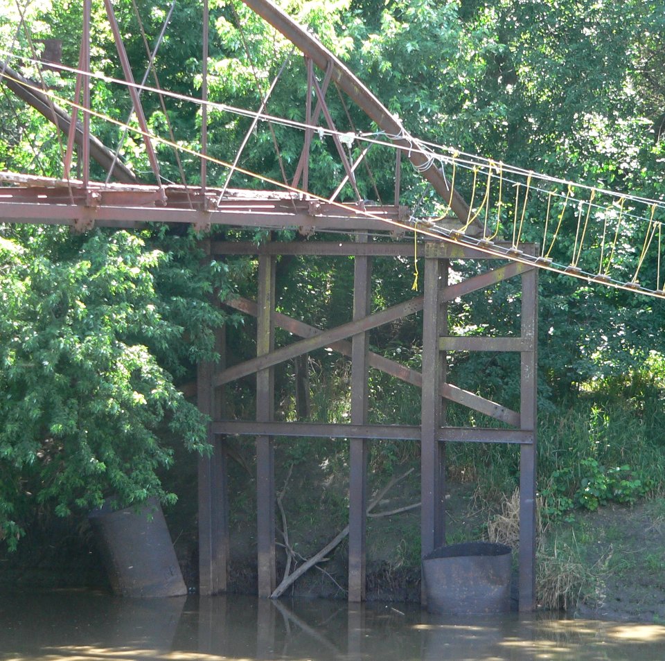 Beatrice Hoyt Street bowstring bridge W abutment 1