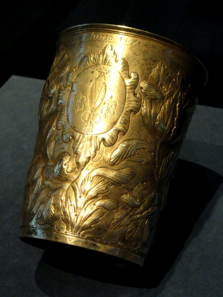 Beaker of the Journeyman Tailor Guild of Turku, made by Axel Hansson Baga of Turku, 1673 - National Museum of Finland - DSC03970