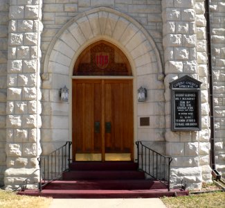 Beatrice Christ Church Episcopal W entrance
