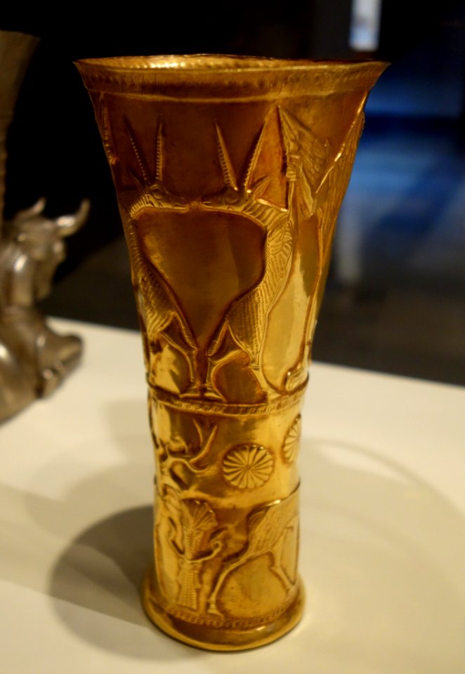 Beaker with registers of animals and fantastic creatures, Northern Iran, southwestern Caspian region, early first millenium BC, gold with repousse decoration - Cincinnati Art Museum - DSC03272
