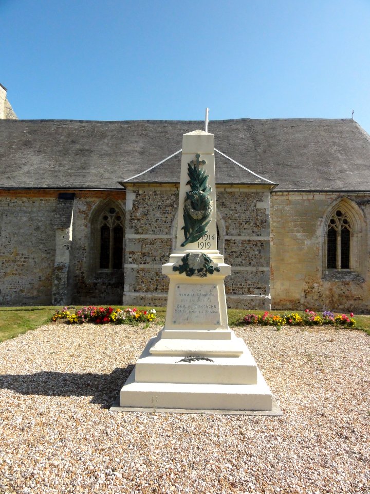 Bec-de-Mortagne (Seine-Mar.) monument aux morts